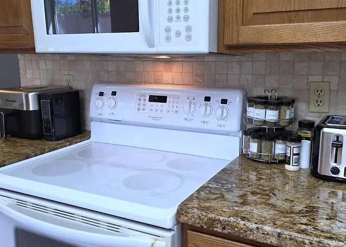 Hot Tub, Game Room, Kayaks, Boat Parking, Backyard, King, Fire Pit, Pets, Wd * Page