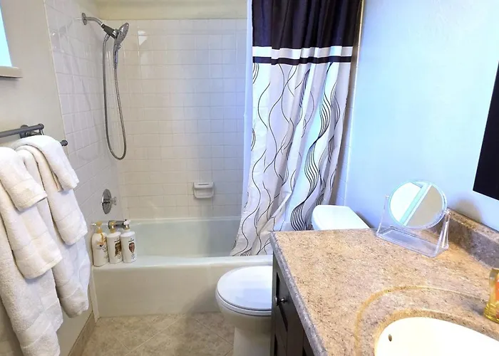Ferienhaus Hot Tub, Game Room, Kayaks, Boat Parking, Backyard, King, Fire Pit, Pets, Wd Page