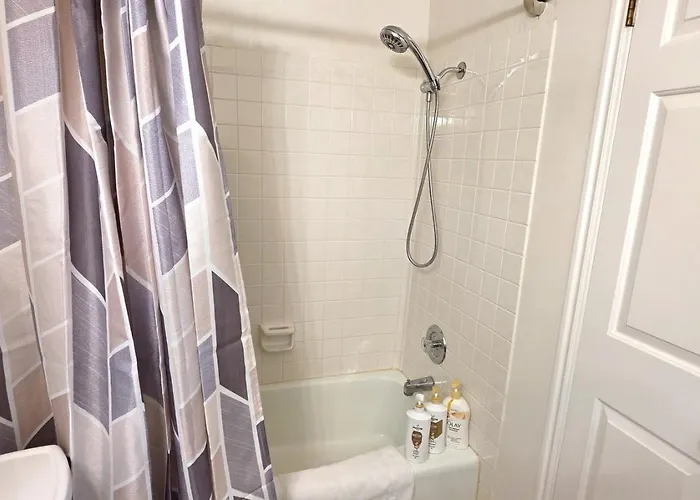 Hot Tub, Game Room, Kayaks, Boat Parking, Backyard, King, Fire Pit, Pets, Wd *